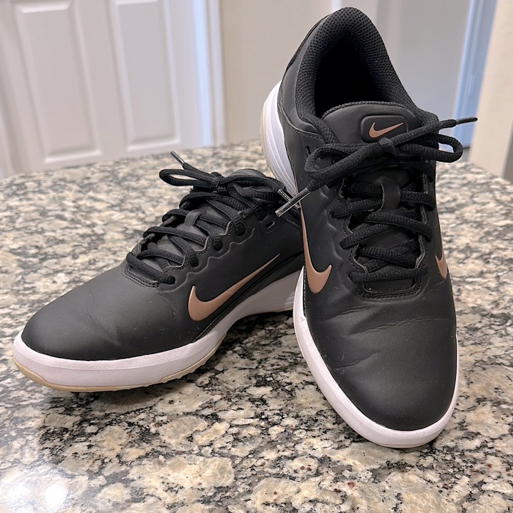 Nike Vapor Fitsole Golf shoes black & gold women’s sz 7